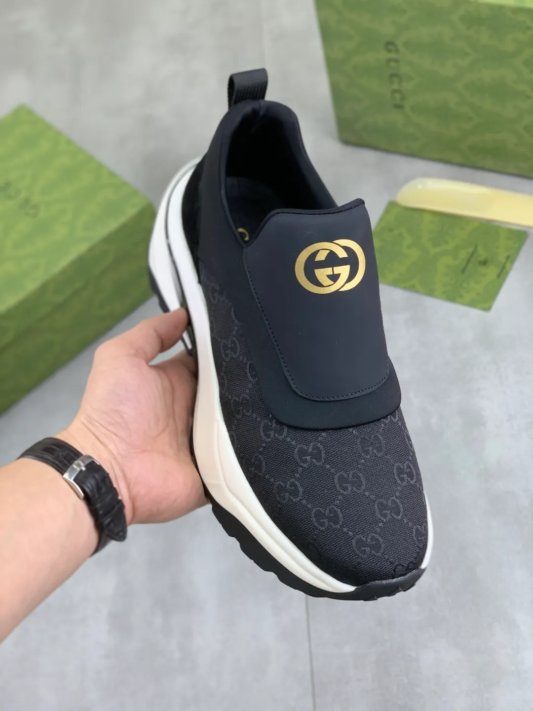 Men's Men's Shoes P440 💰[New Style] 🆘 The latest model from Gucci's official website🎁Classic casual and fashionable men's shoes👟Hot style💥The style is simple and elegant, exclusive for trendy men. Unique official website latest brand elements👑Gucci original decoration, fashionable and generous, the fabric is made of original soft calfskin➕Comfortable soft sheepskin lining ✅The official website specifies wear-resistant foam outsole_full of elasticity, classic model taken in real life🎬Color: 2️⃣colors optional😍Number: 38-44